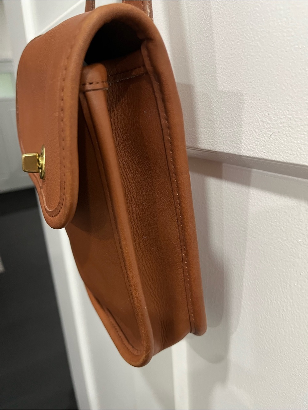 Coach Vintage Leather Scooter side pack in  Brown - Picture 6 of 10